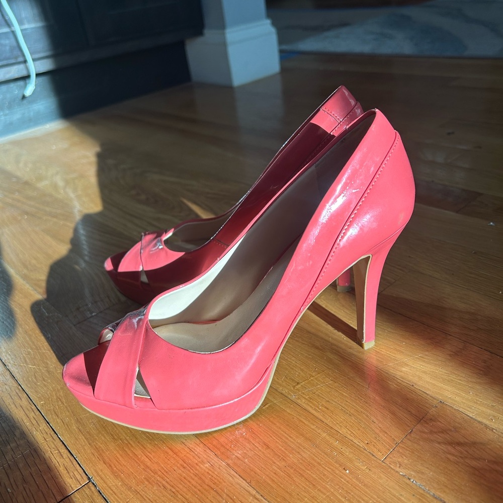 Nine West coral pumps size 7
